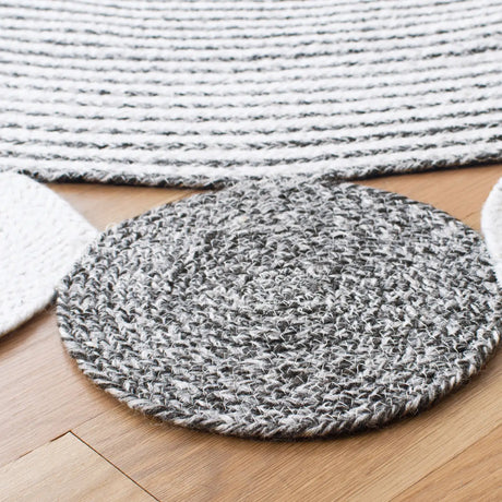 Safavieh Cape Cod 5'-0" x 5'-0" Rug in Charcoal / Ivory