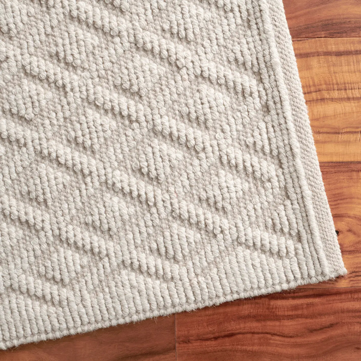 Safavieh Martha Stewart 6'-0" x 9'-0" Rug in Ivory