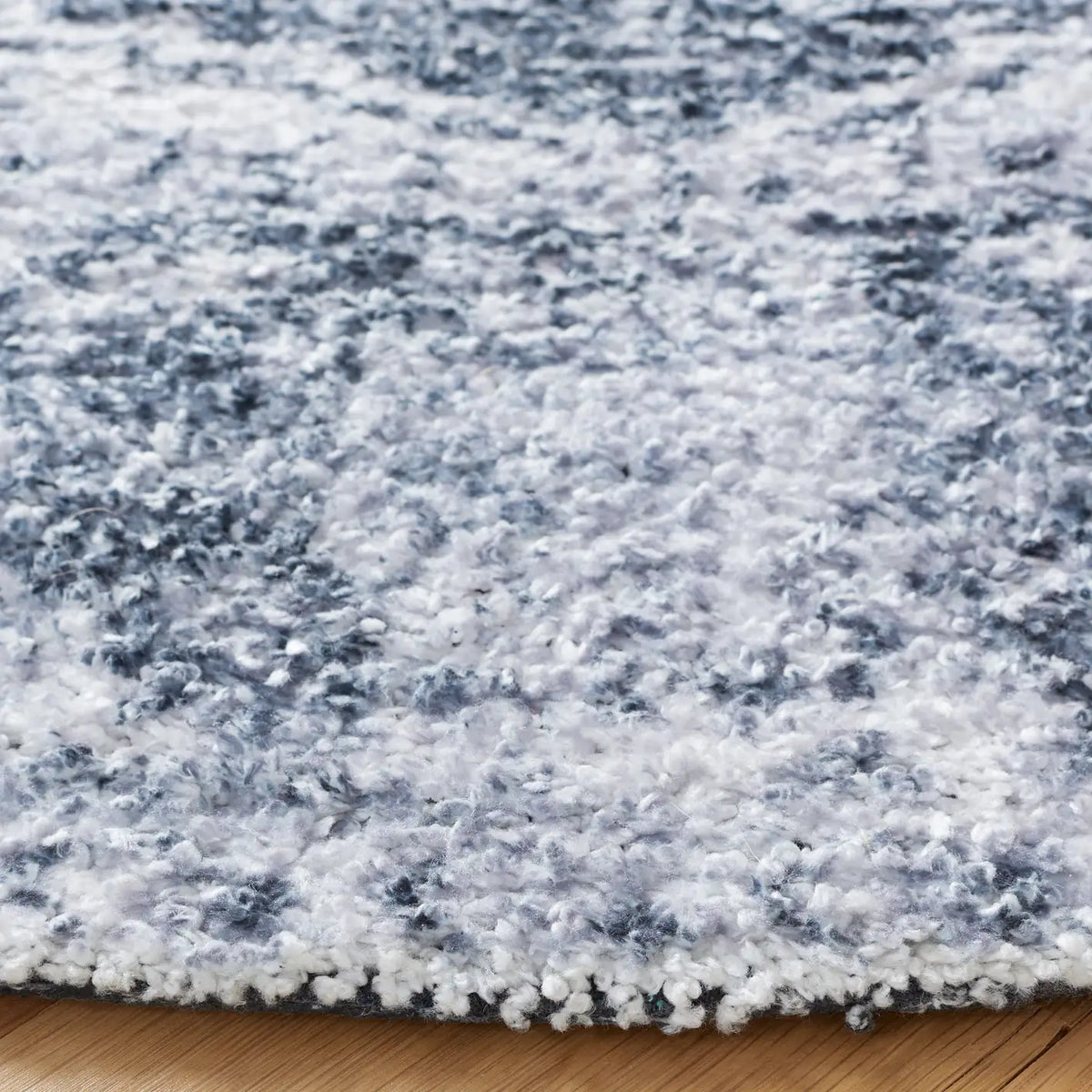 Safavieh Classic Vintage 6'-0" x 6'-0" Rug in Silver / Dark Grey
