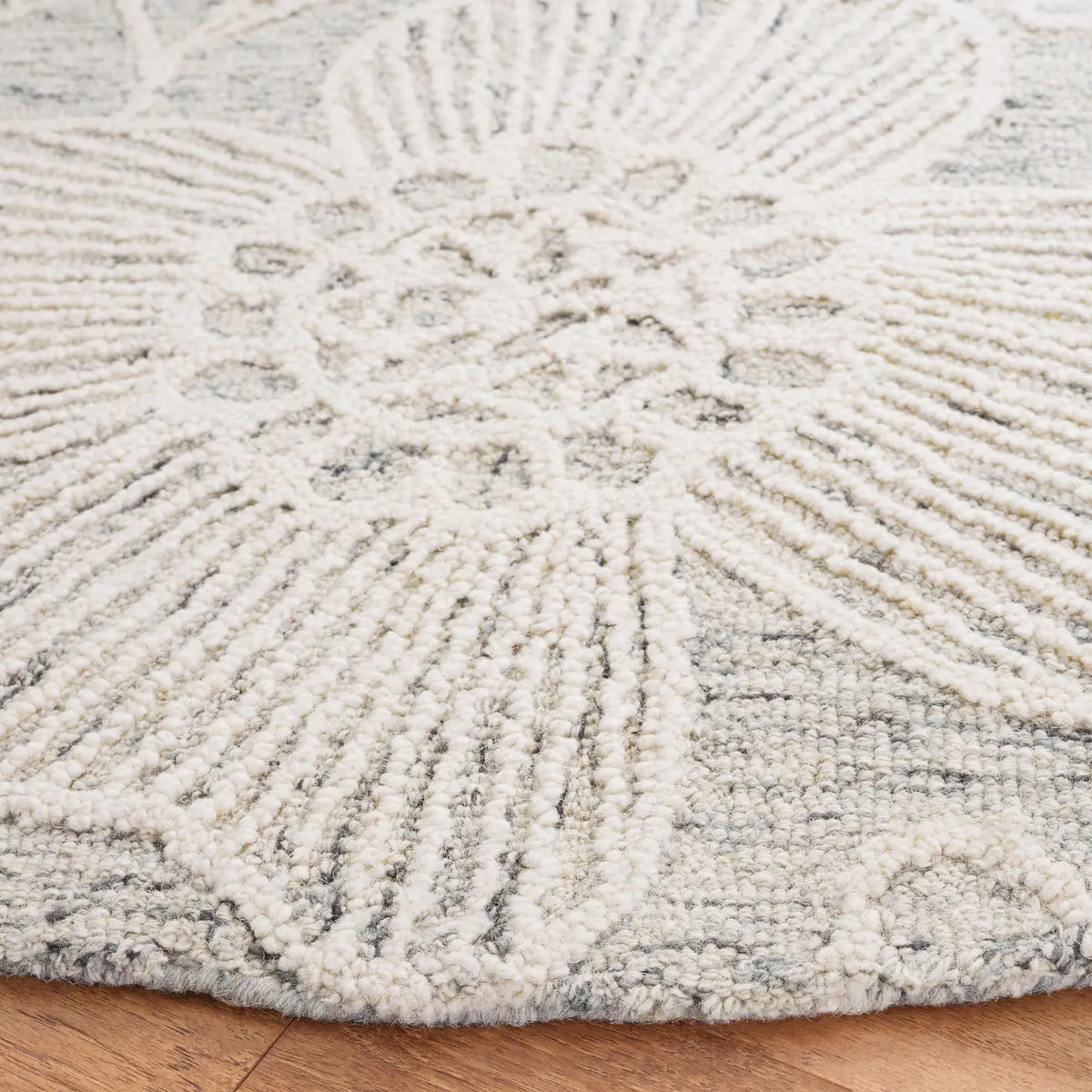 Safavieh Jardin 6'-0" x 6'-0" Rug in Grey / Ivory