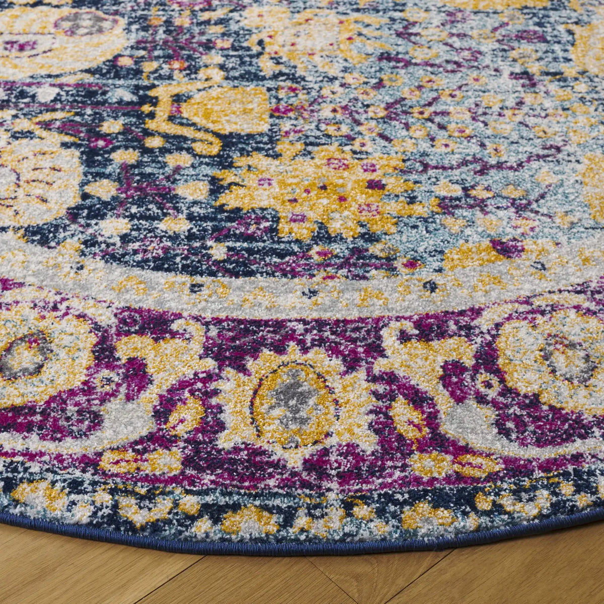 Safavieh Granada 6'-7" x 6'-7" Rug in Blue / Fuchsia