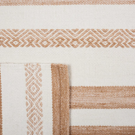Safavieh Striped Kilim 4'-0" x 6'-0" Rug in Beige / Ivory