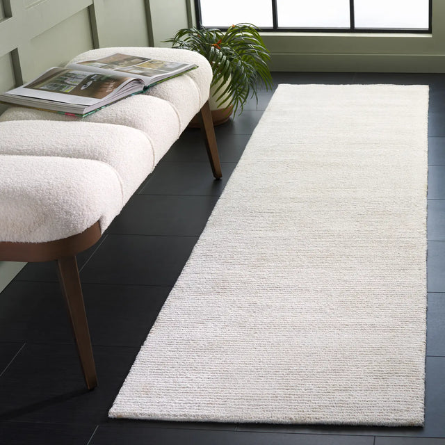 Safavieh Soho 2'-3" x 8'-0" Rug in Ivory