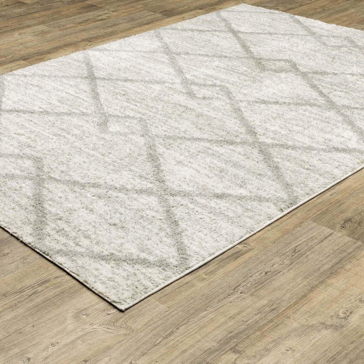 Oriental Weavers Verona 143W6 Ivory/ Grey Rug - angle detail