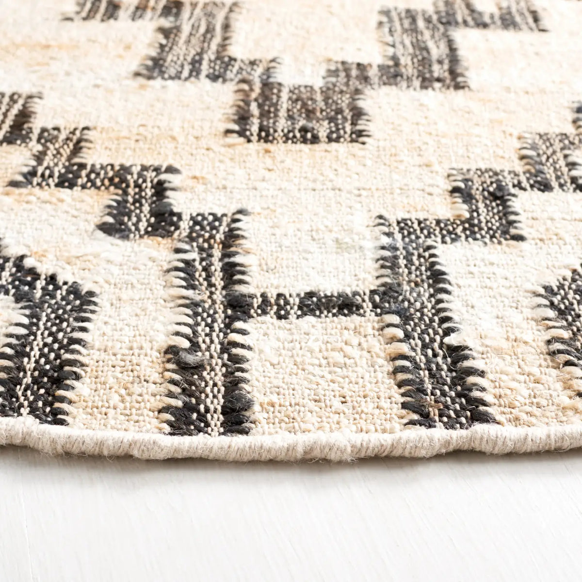 Safavieh Natural Fiber 6'-0" x 6'-0" Rug in Ivory / Black