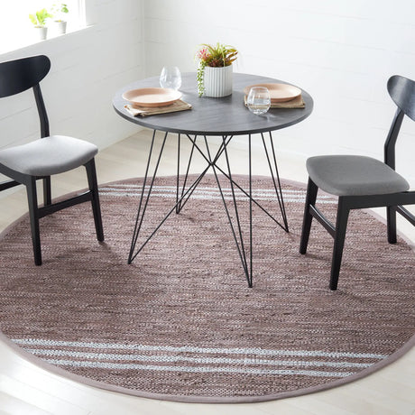 Safavieh Vintage Leather 7'-0" x 7'-0" Rug in Silver / Ivory