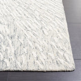 Safavieh Soho 4'-0" x 6'-0" Rug in Grey / Ivory