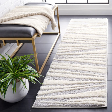 Safavieh Norway 2'-2" x 8'-0" Rug in Grey / Ivory