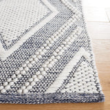 Safavieh Vermont 4'-0" x 6'-0" Rug in Ivory / Navy