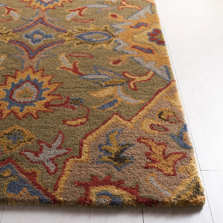 Safavieh Heritage 4'-0" x 6'-0" Rug in Green / Yellow
