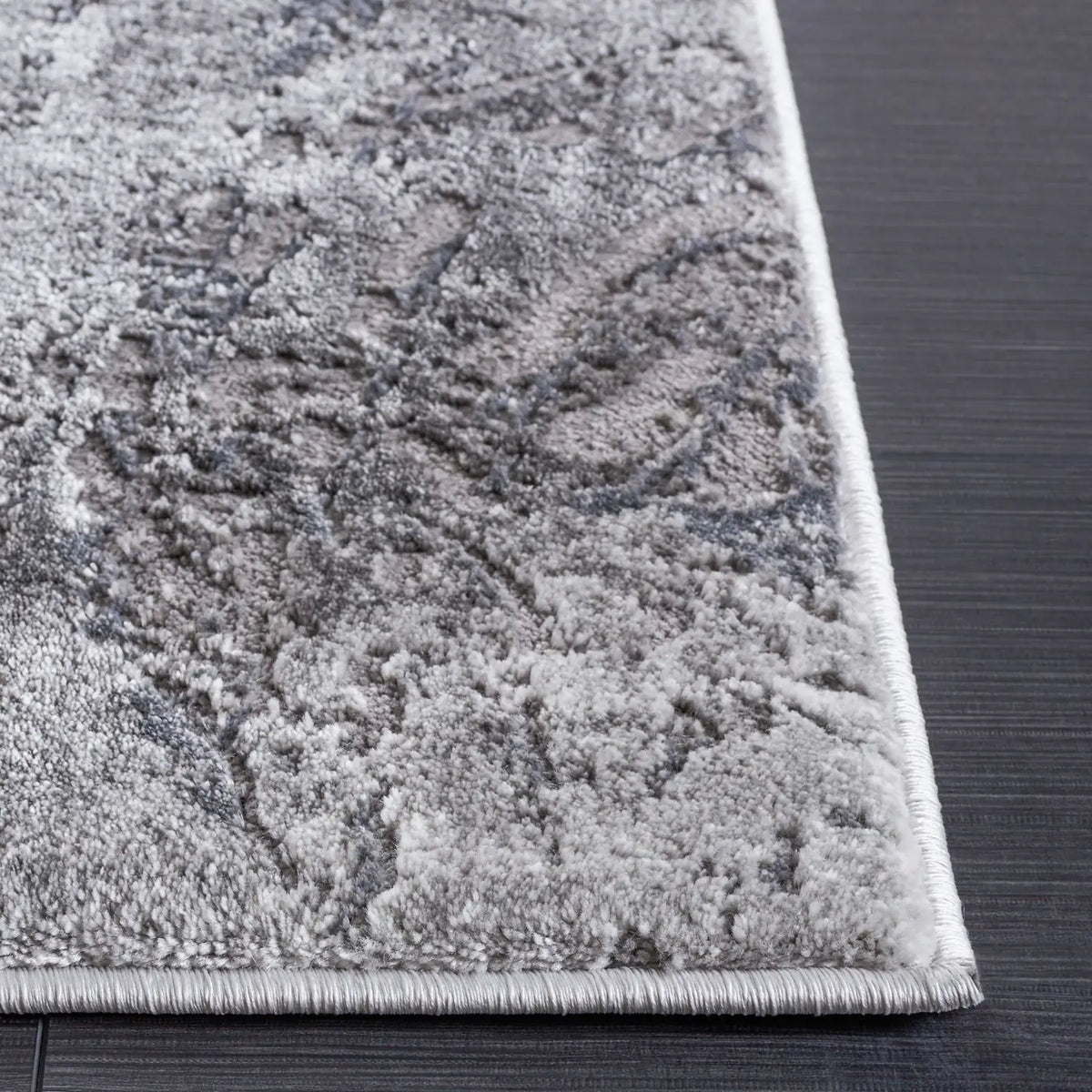 Safavieh Craft 4'-0" x 6'-0" Rug in Grey / Silver
