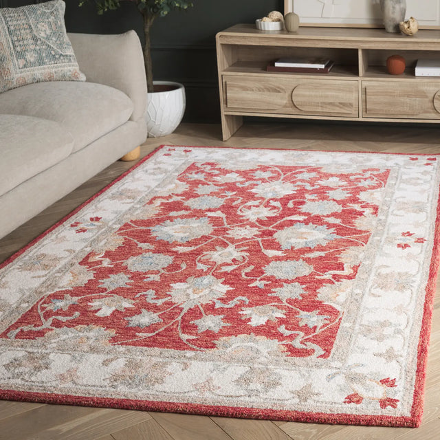 Safavieh Heritage 4'-0" x 6'-0" Rug in Red / Ivory