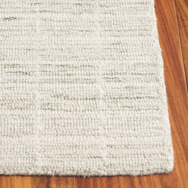 Safavieh Ebony 4'-0" x 6'-0" Rug in Sage / Ivory