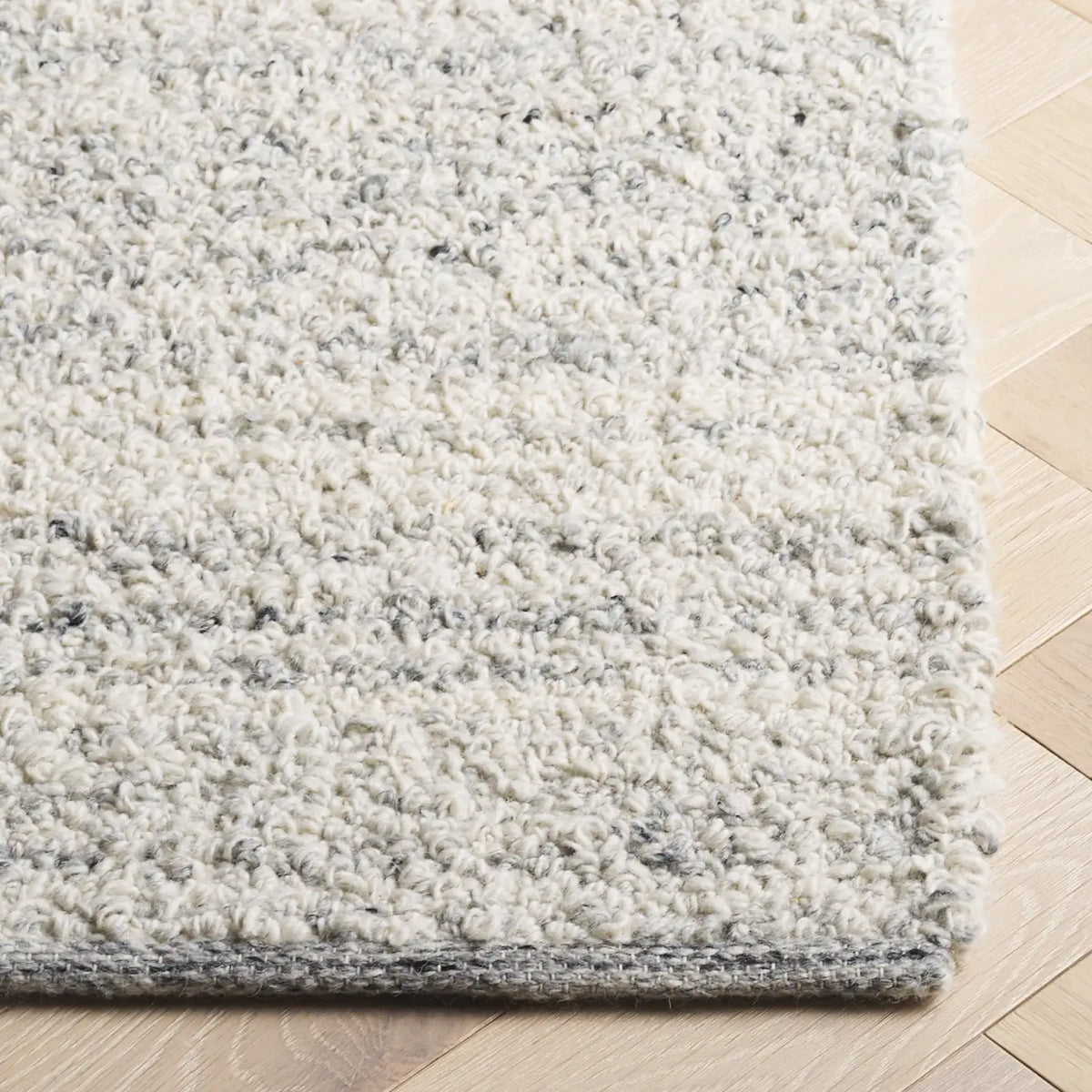 Safavieh Natura 4'-0" x 6'-0" Rug in Light Grey
