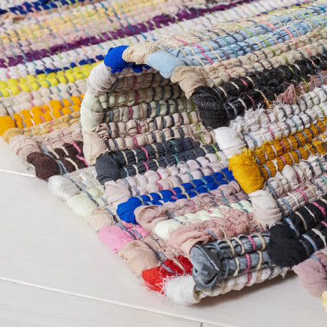 Safavieh Rag Rug 4'-0" x 6'-0" Rug in Ivory / Multi