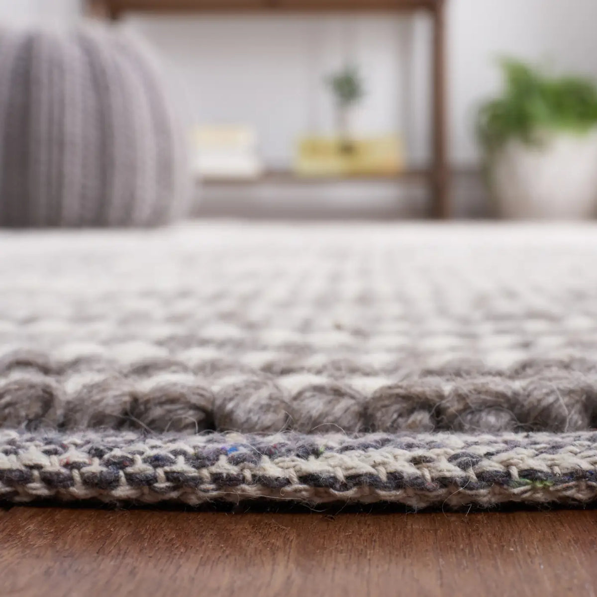 Safavieh Martha Stewart 4'-0" x 6'-0" Rug in Ivory / Dark Brown