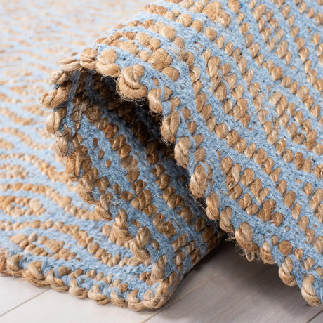 Safavieh Cape Cod 5'-0" x 8'-0" Rug in Silver / Natural