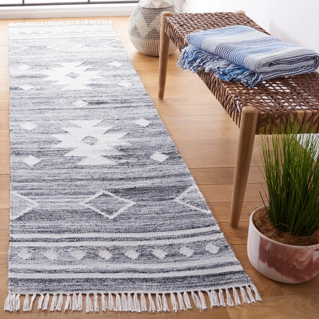 Safavieh Kilim 2'-3" x 9'-0" Rug in Grey / Ivory