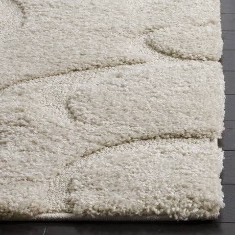 Safavieh Florida Shag 5'-3" x 7'-6" Rug in Creme / Creme