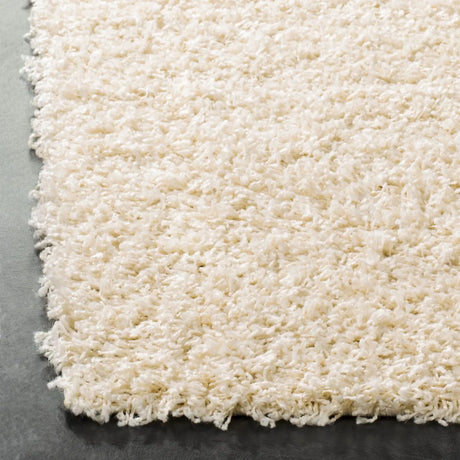 Safavieh Sga-Athens Shag 4'-0" x 6'-0" Rug in Ivory