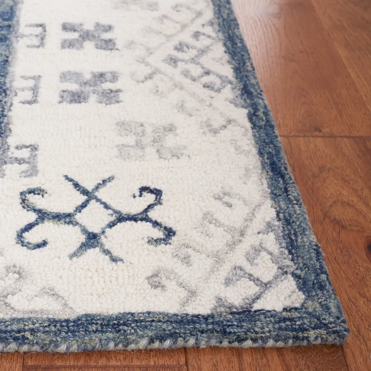 Safavieh Metro 4'-0" x 6'-0" Rug in Ivory / Dark Grey