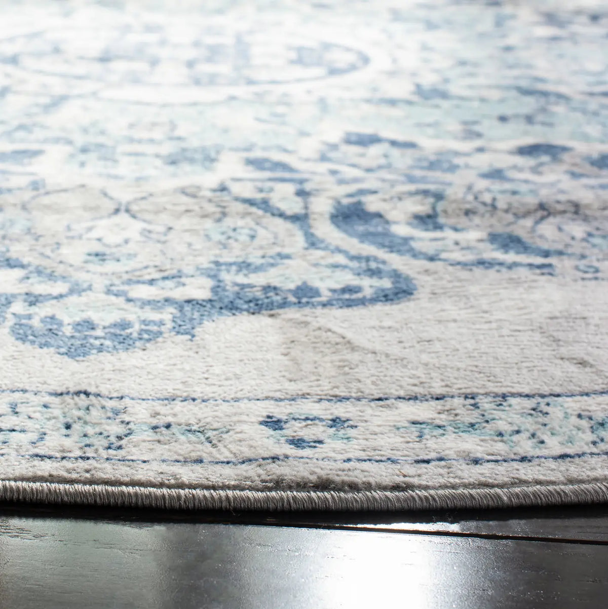 Safavieh Brentwood 5'-0" x 5'-0" Rug in Navy / Light Grey