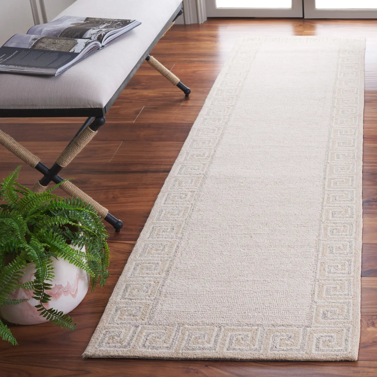 Safavieh Ebony 2'-3" x 9'-0" Rug in Brown / Ivory