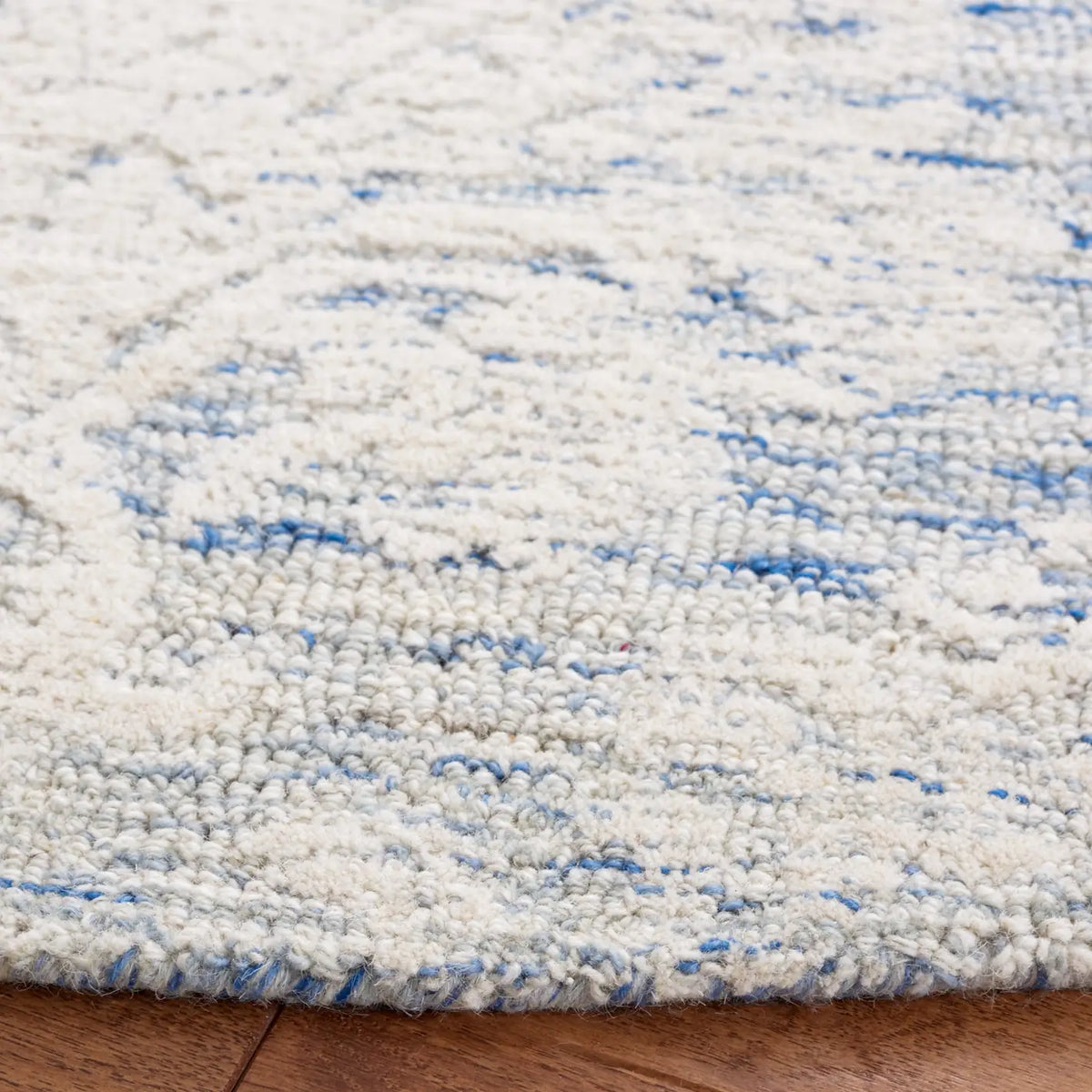 Safavieh Metro 6'-0" x 6'-0" Rug in Blue / Ivory