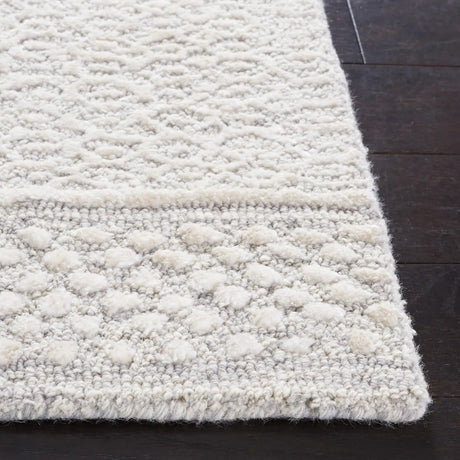 Safavieh Glamour 4'-0" x 6'-0" Rug in Grey / Ivory