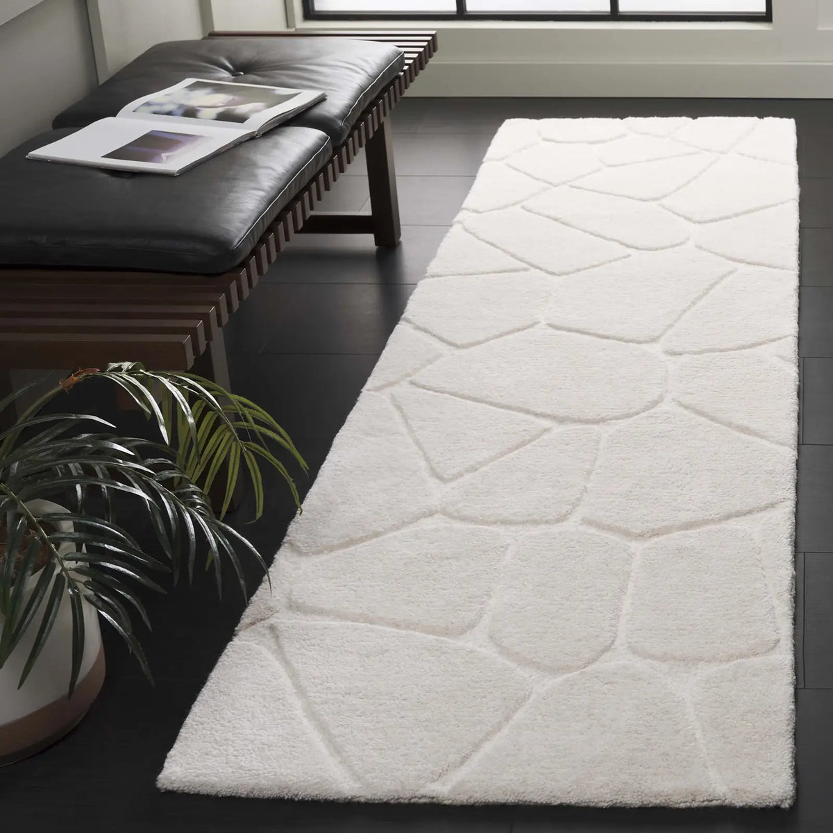 Safavieh Fifth Avenue 2'-3" x 8'-0" Rug in Ivory