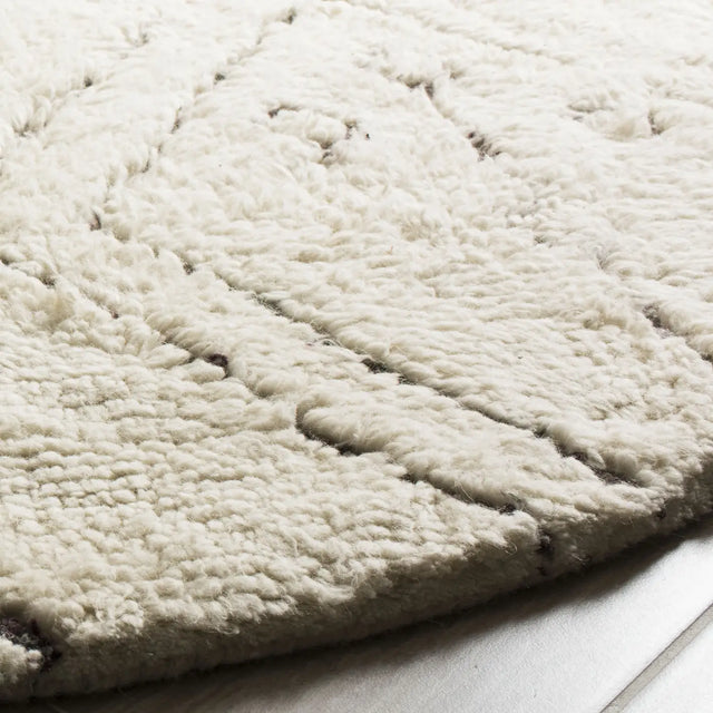 Safavieh Casablanca 6'-0" x 6'-0" Rug in Ivory / Multi