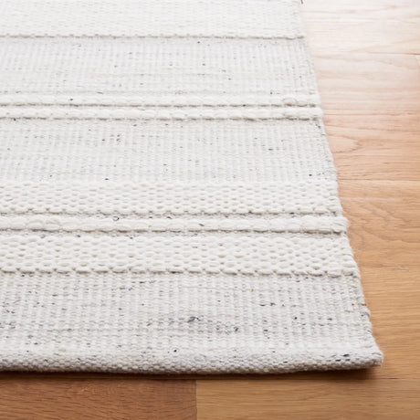 Safavieh Kilim 4'-0" x 6'-0" Rug in Ivory / Light Grey