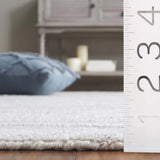 Safavieh Renewal 4'-0" x 6'-0" Rug in Silver