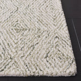 Safavieh Ebony 4'-0" x 6'-0" Rug in Light Green / Ivory