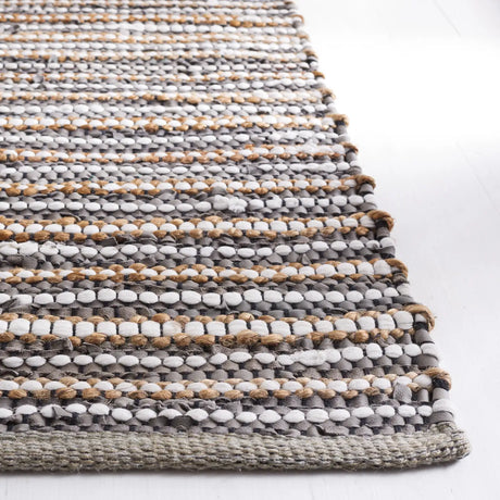 Safavieh Vintage Leather 4'-0" x 6'-0" Rug in Grey / Ivory