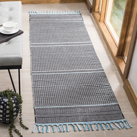 Safavieh Montauk 2'-3" x 7'-0" Rug in Turquoise / Multi