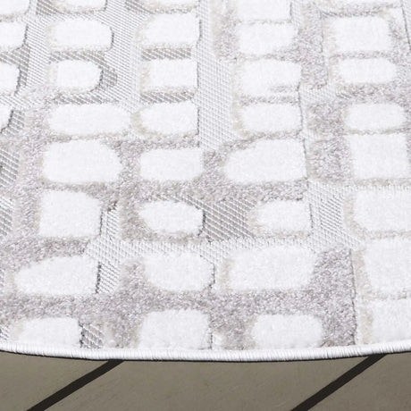 Safavieh Stella 6'-7" x 6'-7" Rug in Ivory / Beige