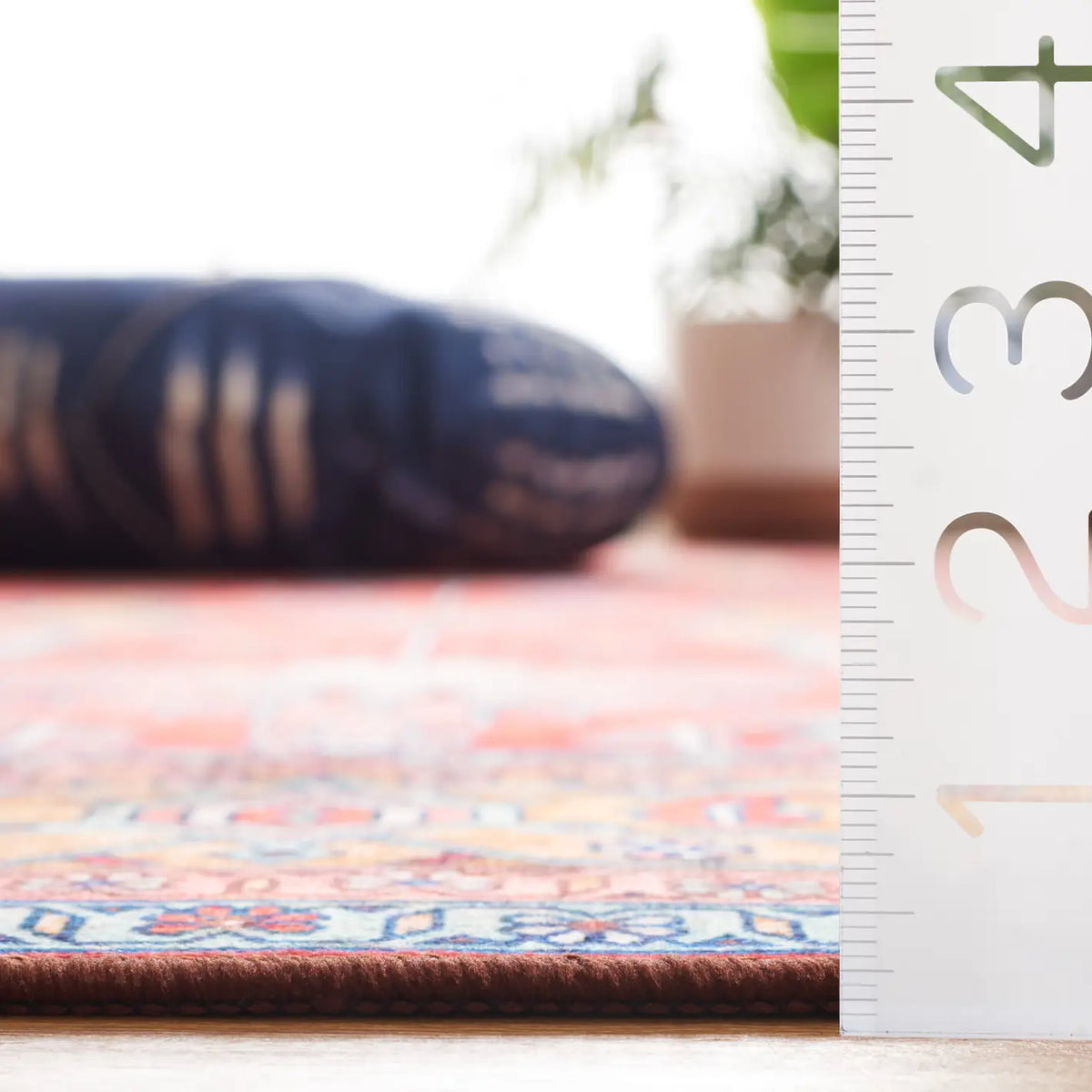 Safavieh Tucson 4'-0" x 6'-0" Rug in Rust / Navy