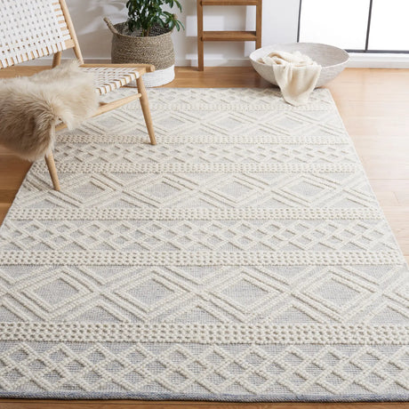 Safavieh Natura 4'-0" x 6'-0" Rug in Ivory / Blue