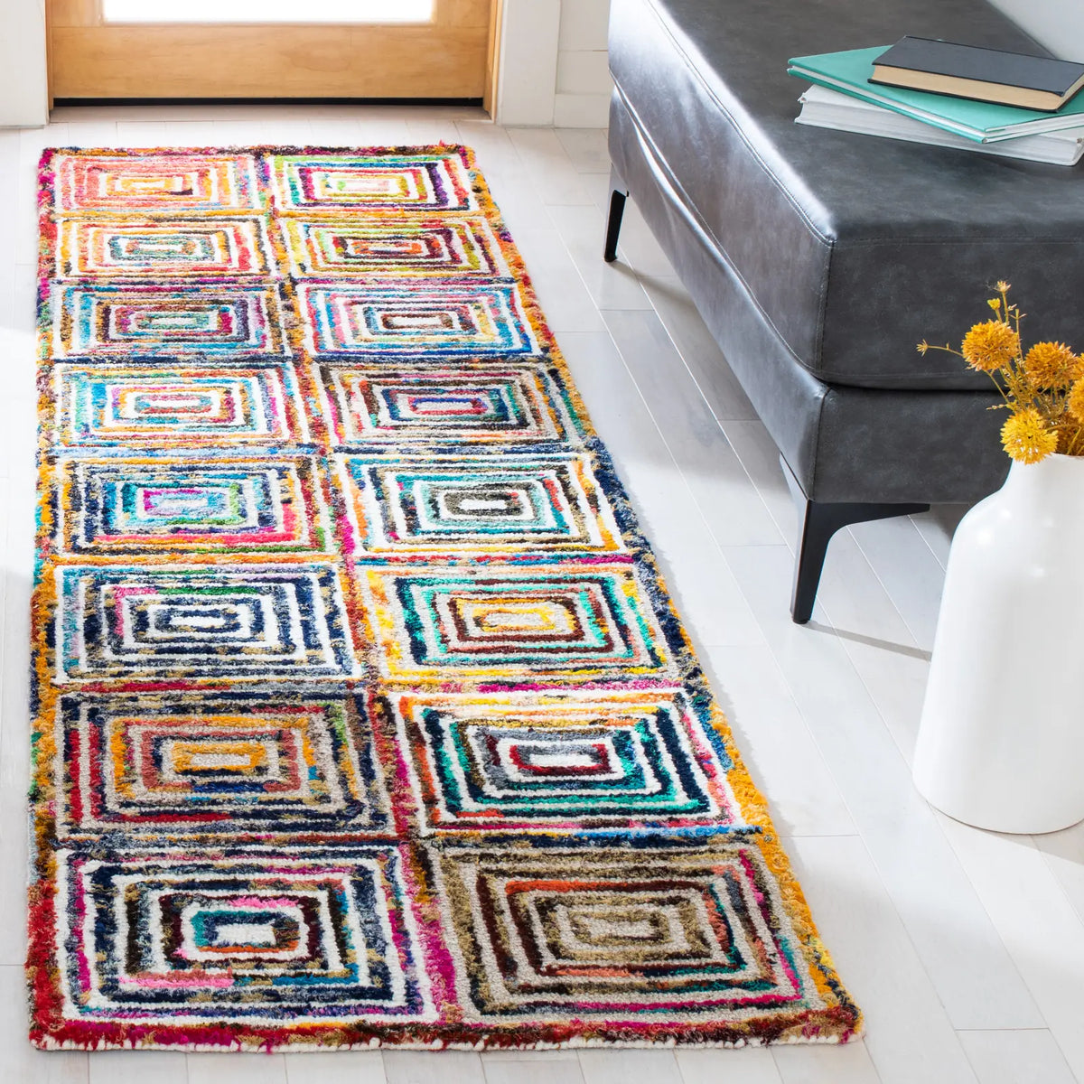 Safavieh Nantucket 2'-3" x 8'-0" Rug in Creme