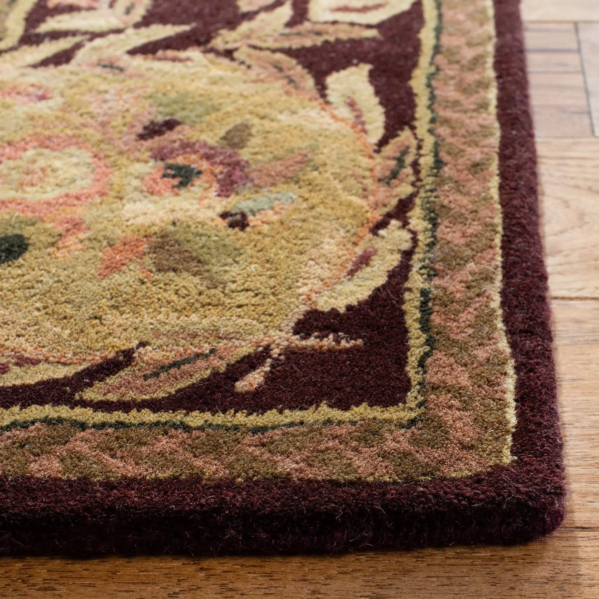 Safavieh Empire 4'-0" x 6'-0" Rug in Assorted