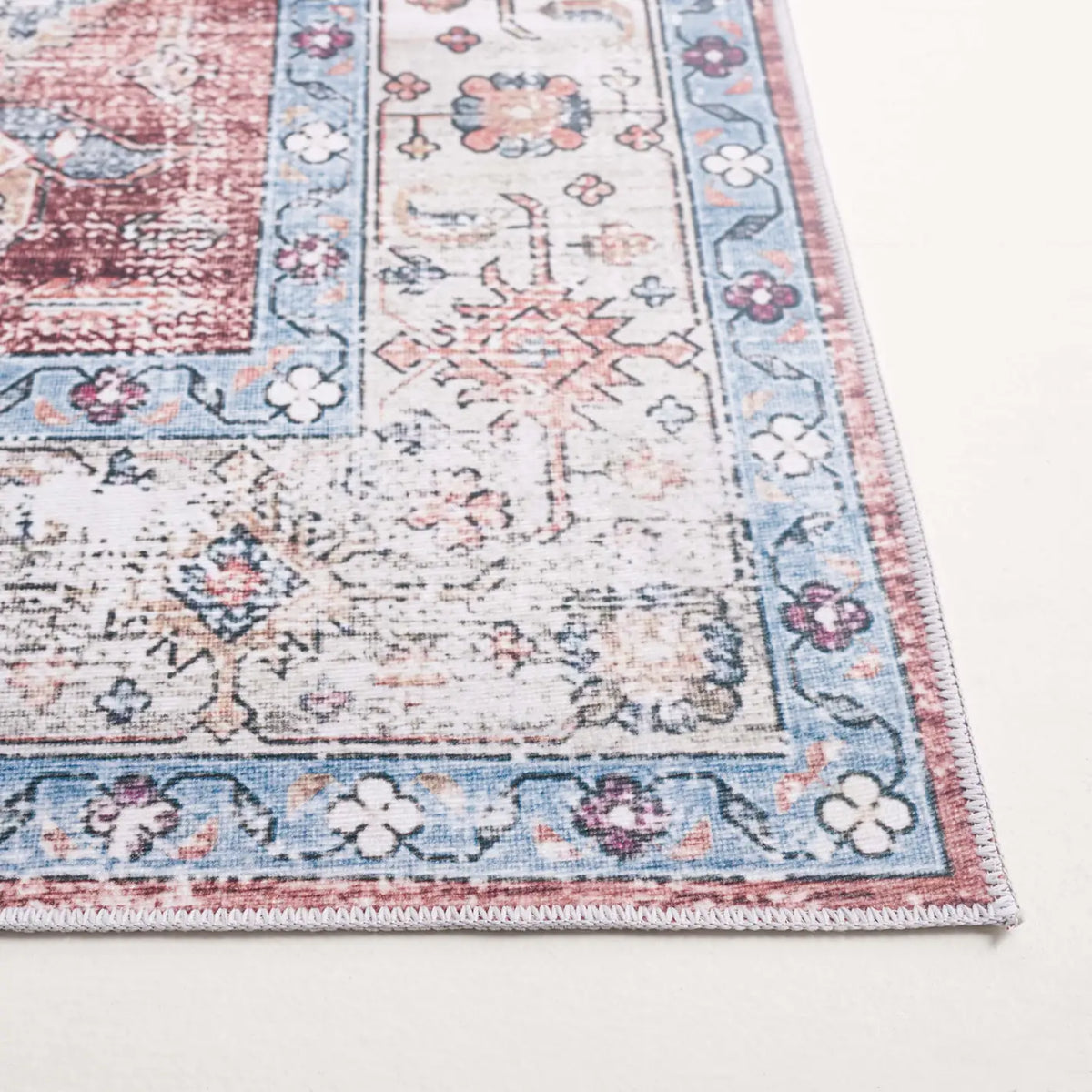 Safavieh Arizona 4'-0" x 6'-0" Rug in Sage / Ivory