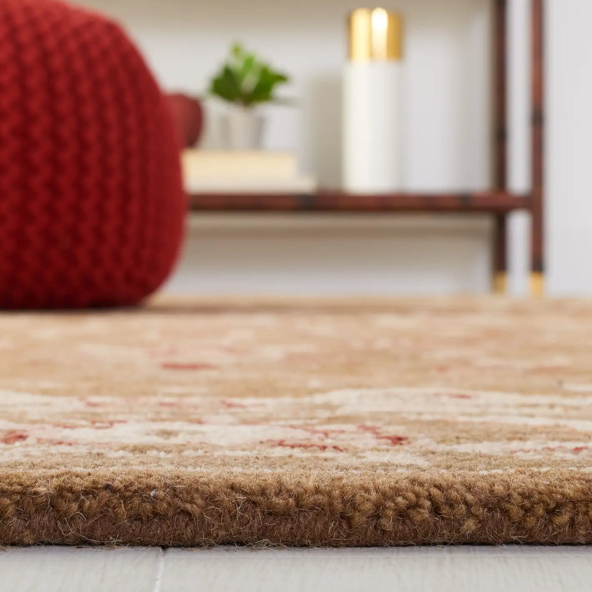 Safavieh Anatolia 4'-0" x 6'-0" Rug in Brown / Green