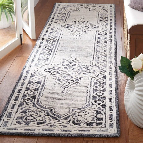 Safavieh Metro 2'-3" x 9'-0" Rug in Grey / Ivory