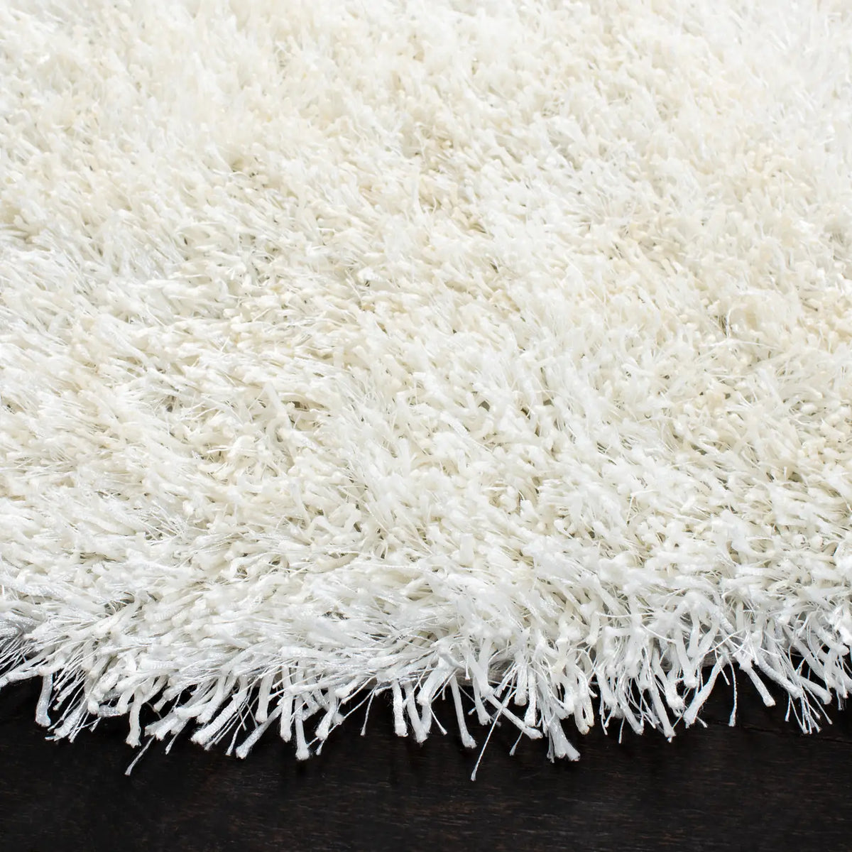 Safavieh Shag 5'-0" x 5'-0" Rug in Off White / Off White