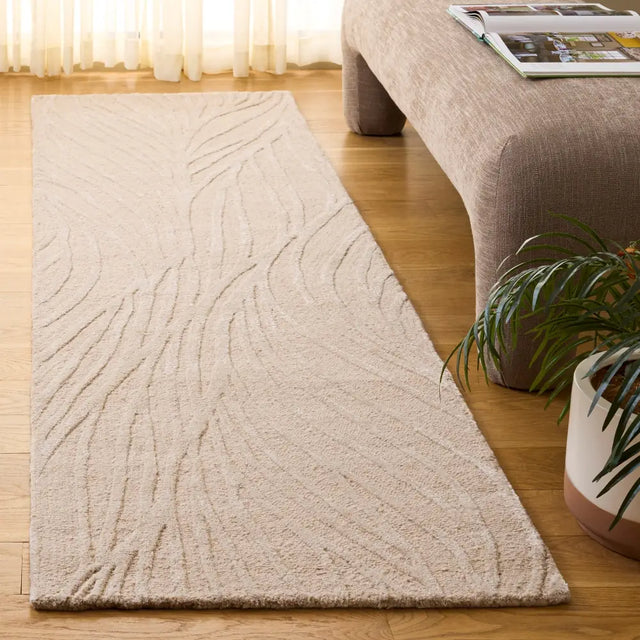 Safavieh Glamour 2'-3" x 8'-0" Rug in Beige / Ivory