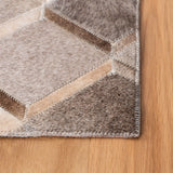Safavieh Studio Leather 4'-0" x 6'-0" Rug in Ivory / Grey