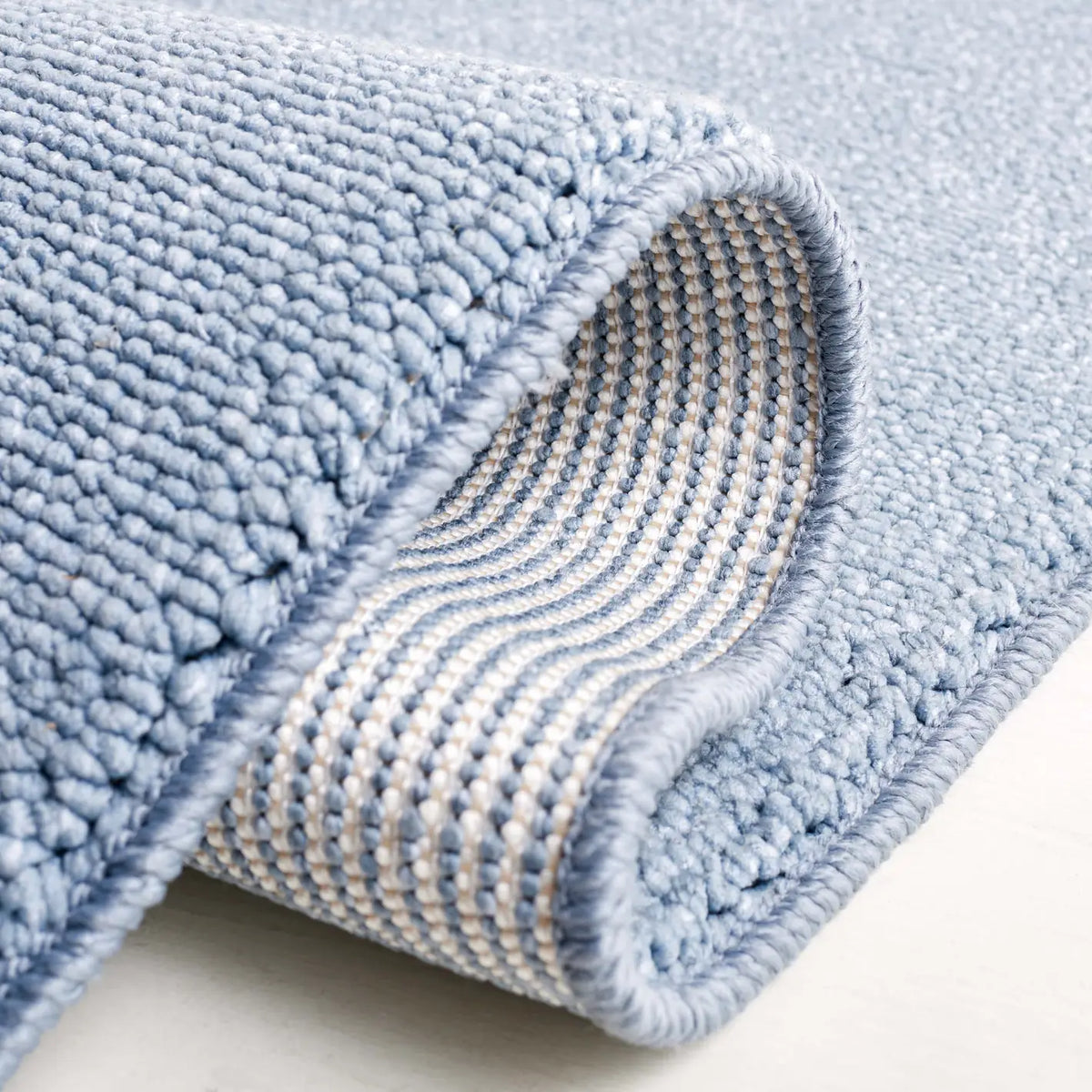 Safavieh River 4'-0" x 6'-0" Rug in Blue