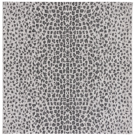 Safavieh Courtyard 6'-7" x 6'-7" Rug in Grey / Black