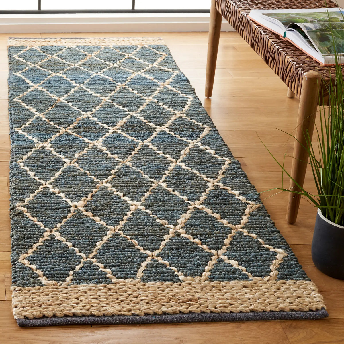 Safavieh Natural Fiber 2'-6" x 8'-0" Rug in Blue